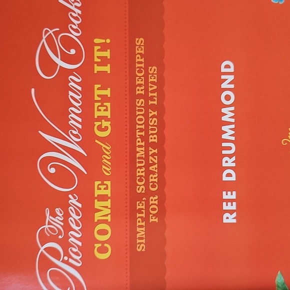The Pioneer Woman Cooks Cookbook, Come & Get It! 398 PAGES - Picture 7 of 8